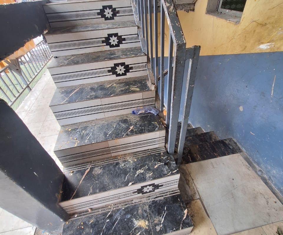 appartement au deuxième niveau kin du marché