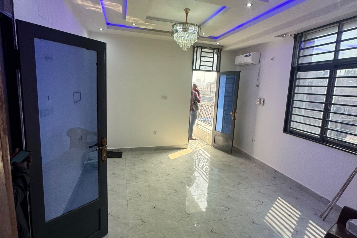 APPARTEMENT VIDE NOUVELLEMENT CONSTRUITE