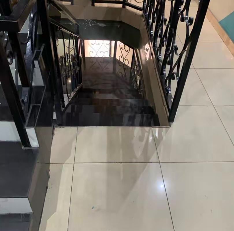 Un appartement non meublé disponible au deuxième