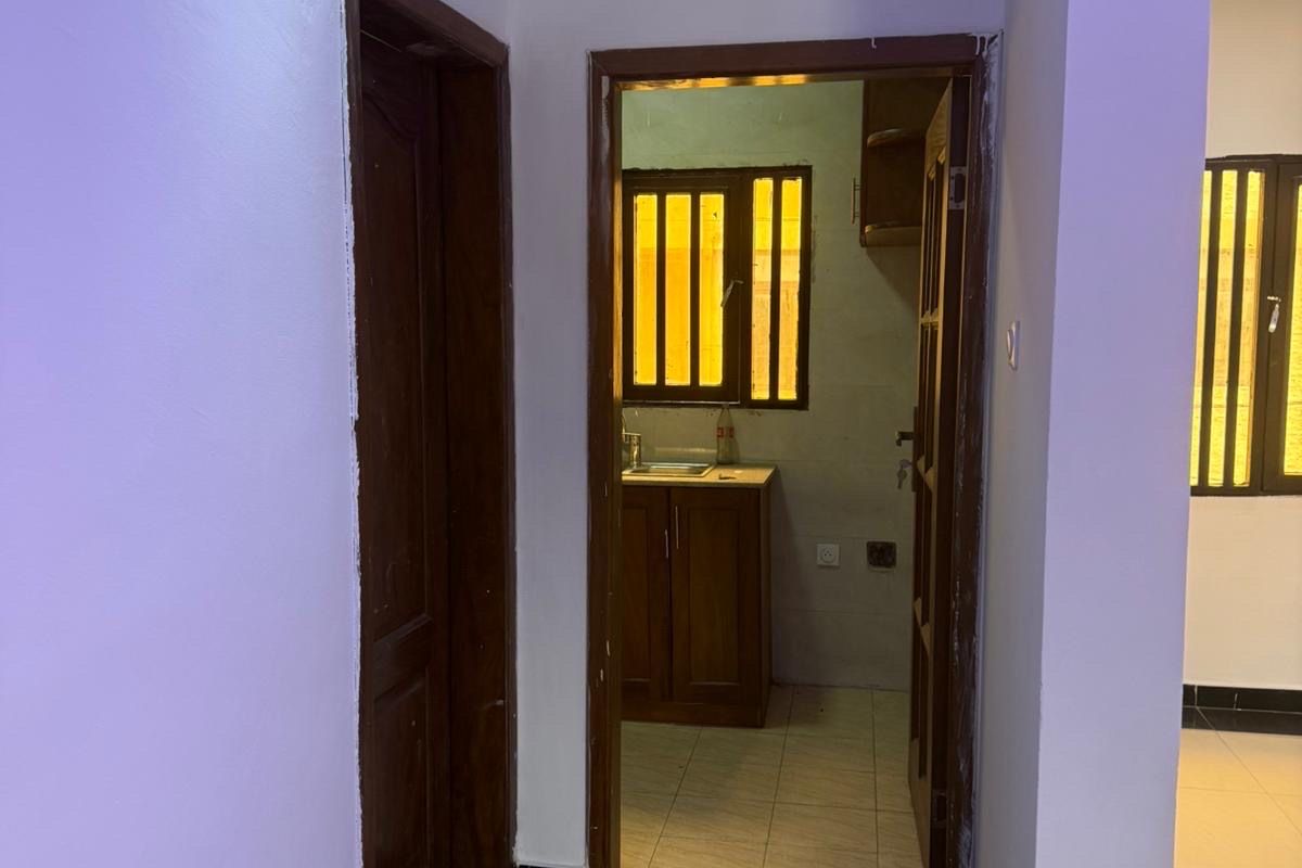 appartement au premier étage à magasin
