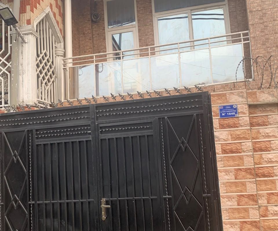 Appartement de 4 chambres à louer à Lemba, entièrement climatisé