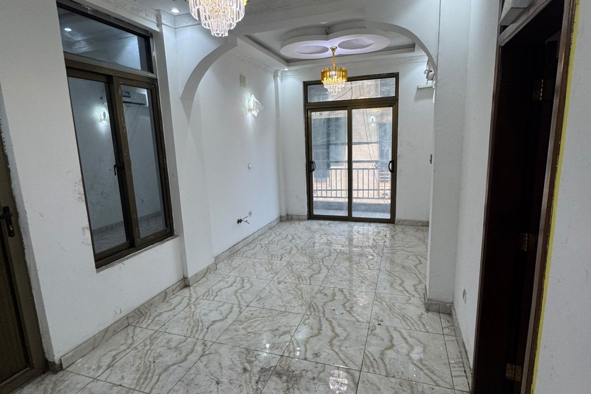 3 appartements à louer sur Macadame Prince, Kasa-Vubu